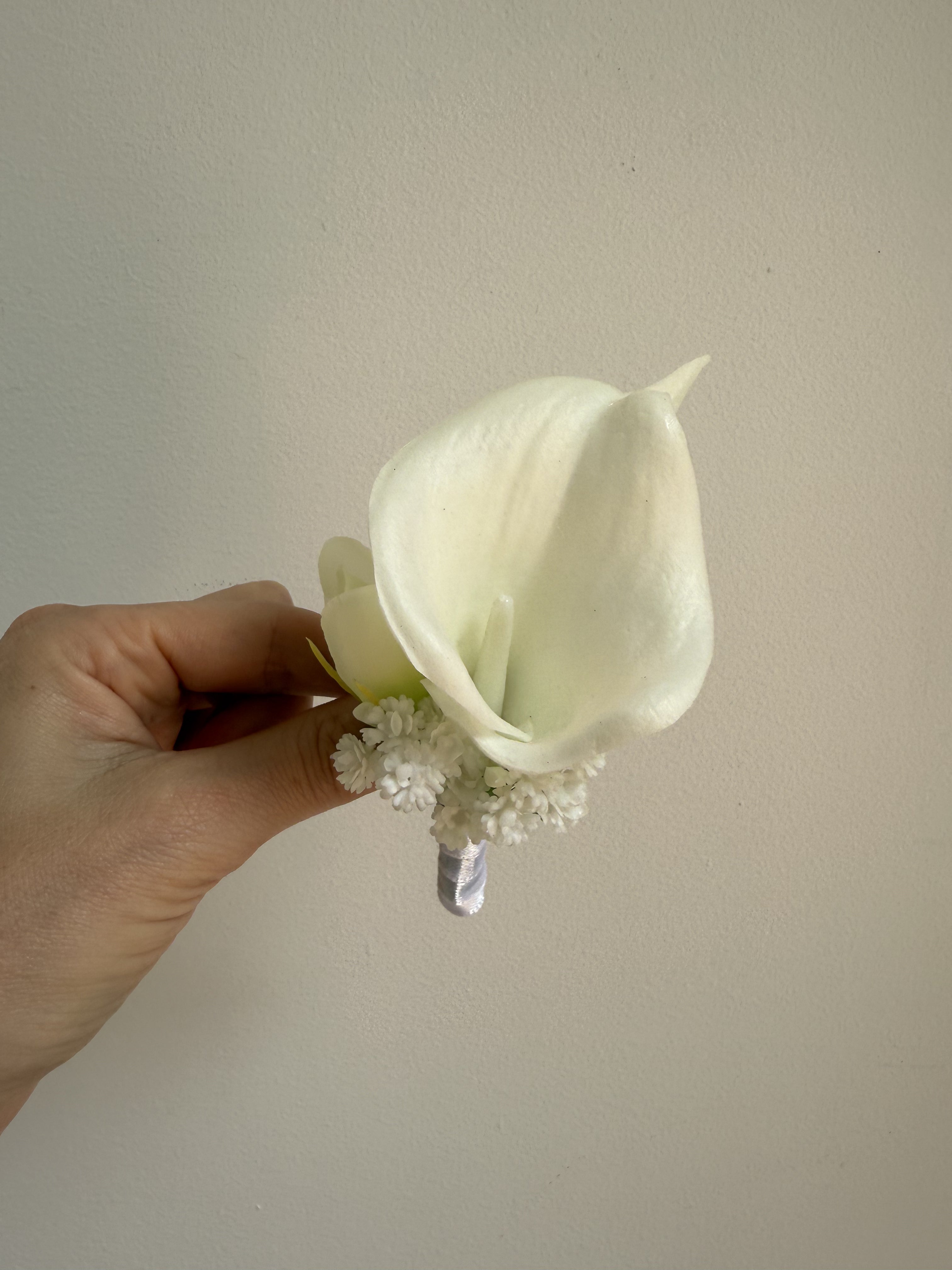 Sonder Wedding Buttonhole (calla lily) - Premium Artificial Wedding Flowers by Sonder + Stone Boutique