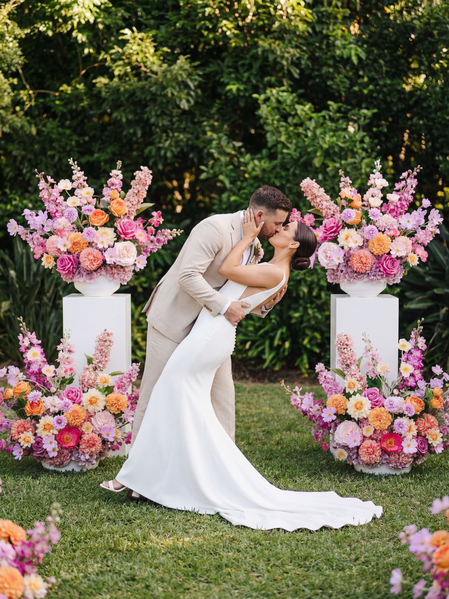 Hire or Buy Wedding Flowers? The Honest Pros and Cons | Sonder + Stone ...