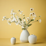 White sweet pea spray alt view 4