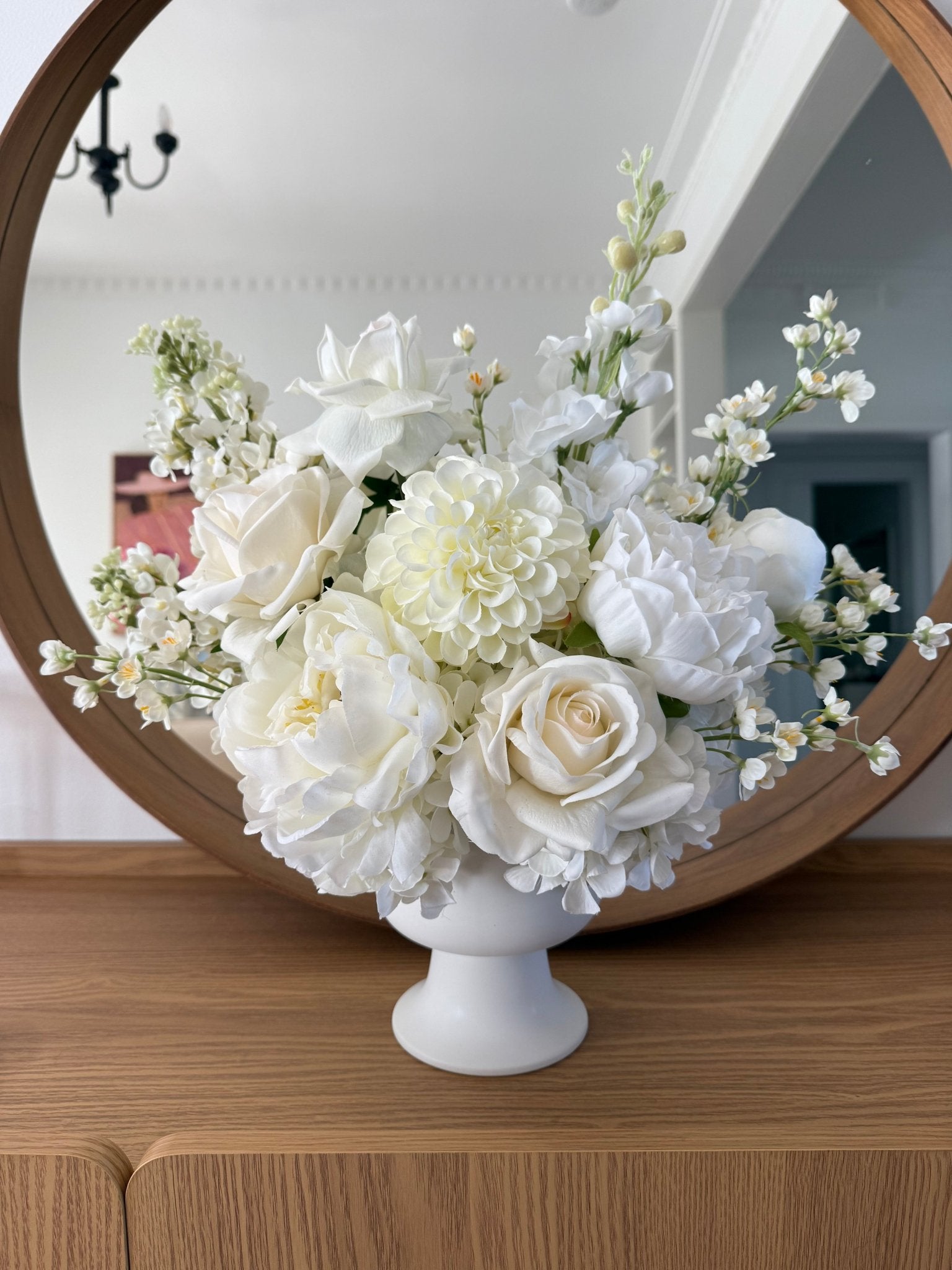 Sonder Centrepiece - Clouds (limited edition) - Premium Artificial Wedding Flowers by Sonder & Stone Boutique