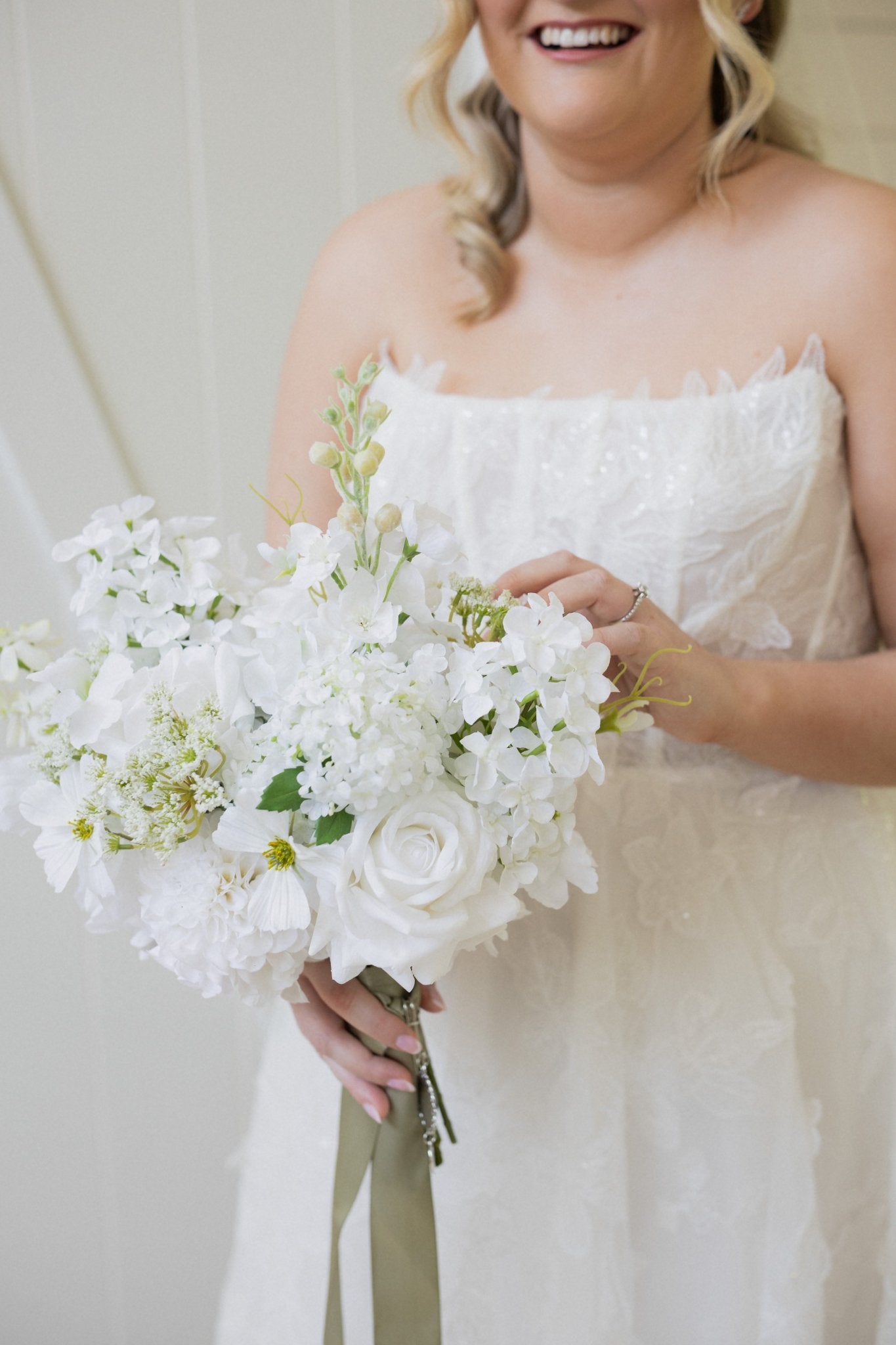 Sonder Wedding Bouquet - Cloud Nine - Premium Artificial Wedding Flowers by Sonder & Stone Boutique
